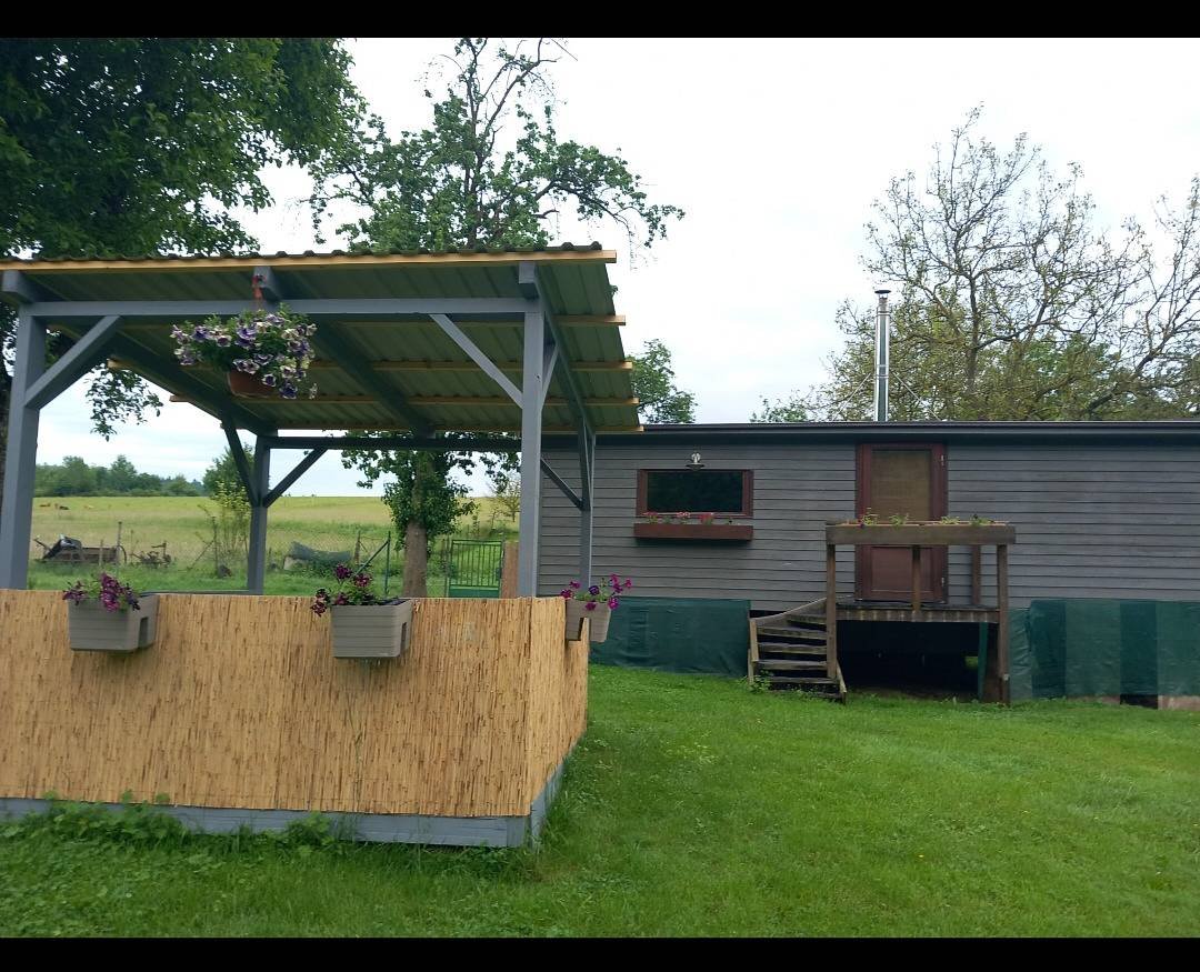 Nová pergola s domečkem