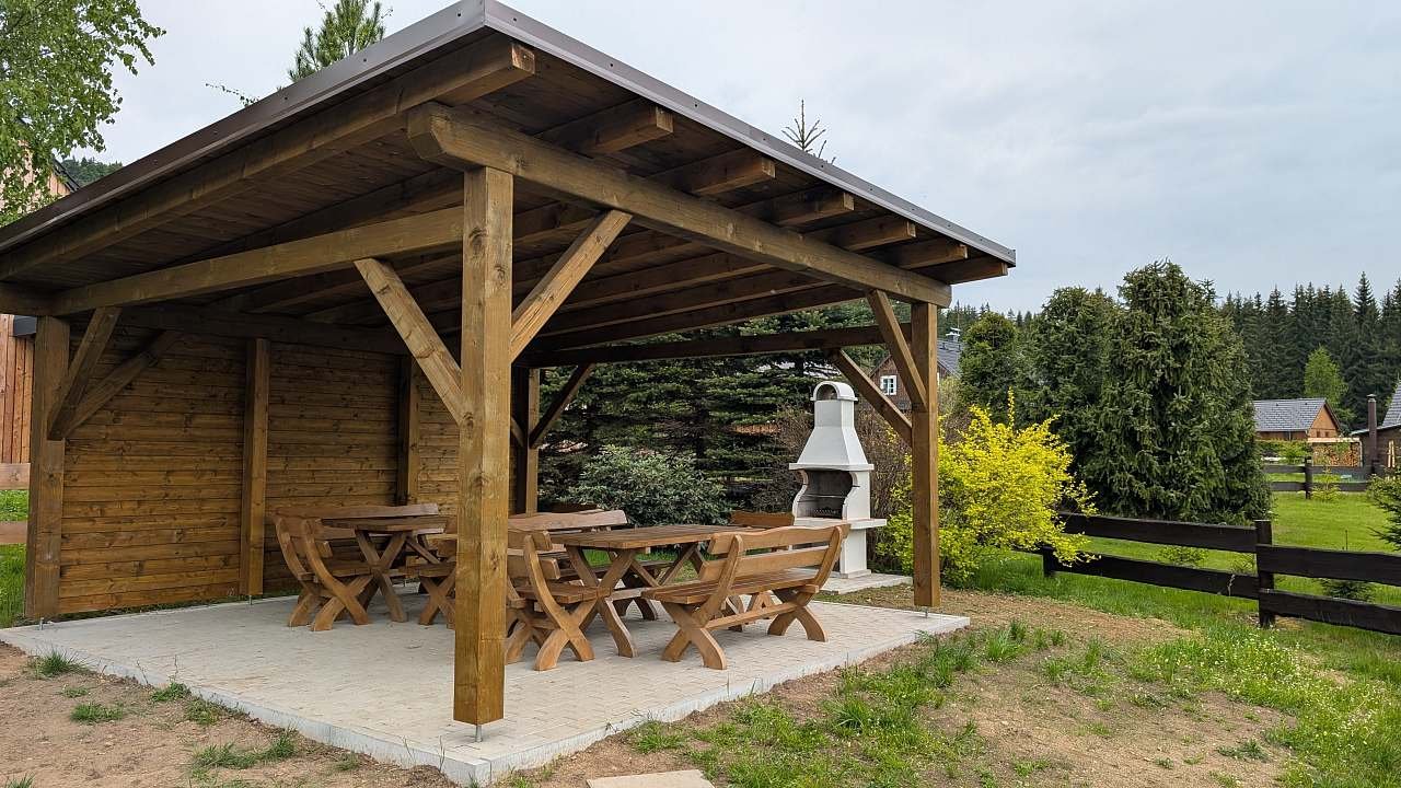 nové posezení s grilem