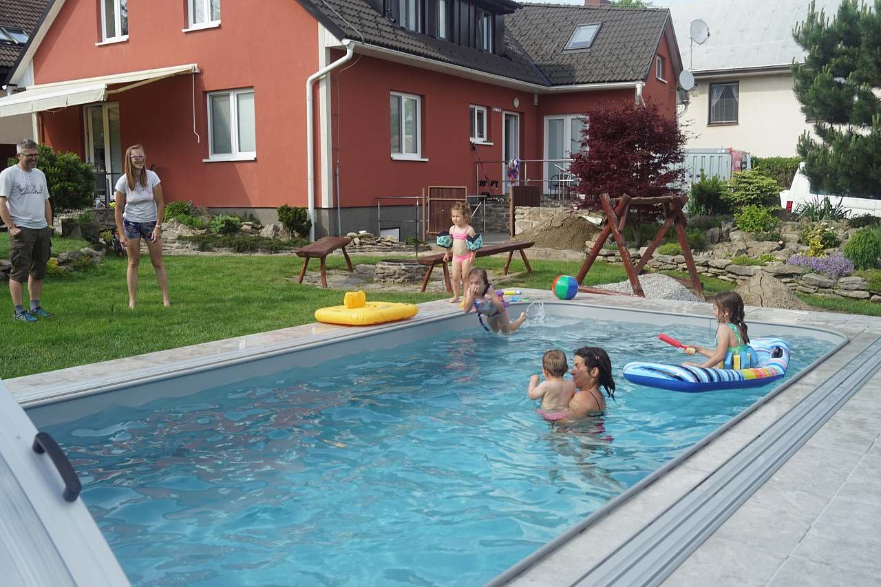 Nový zastřešený, vyhřívaný bazén 6x3x1,5 se slanou technologií pro naše hosty