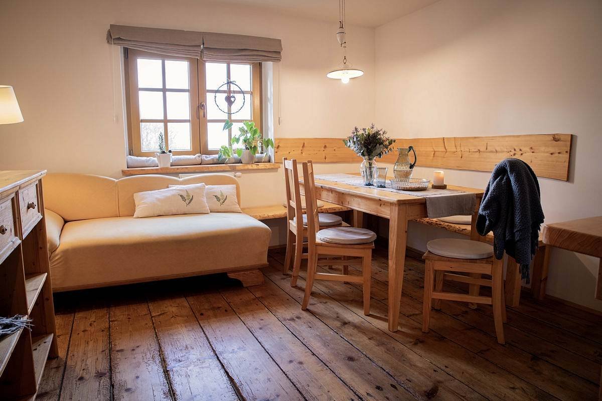 Obývací pokoj ve velkém apartmánu