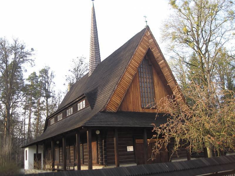 Okolí - kostel v Rožnově p.R.