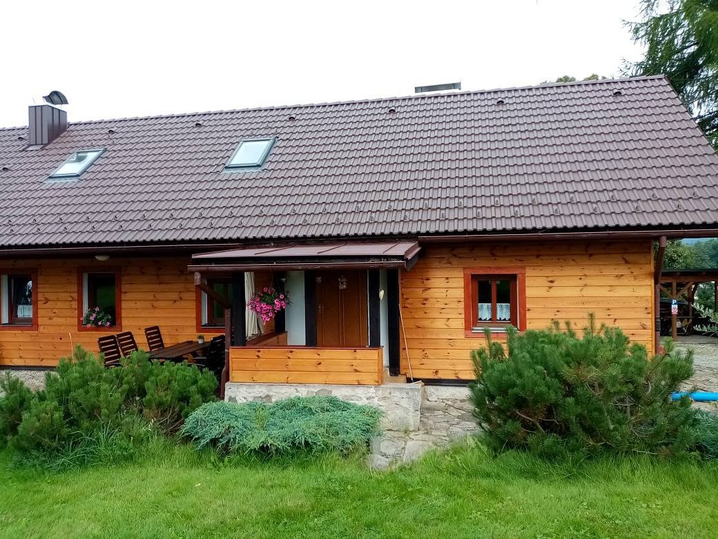 Olšina pod modřínem vchod do většího apartmánu