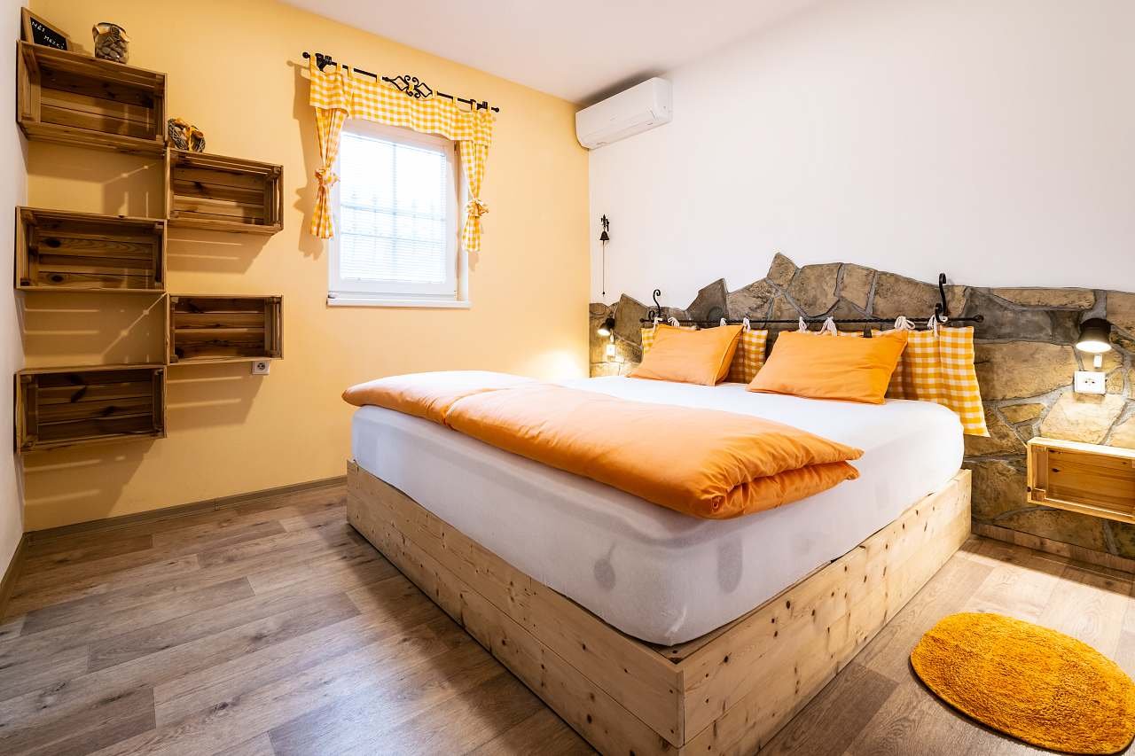 Oranžový pokoj