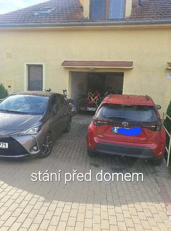 Parkování před domem