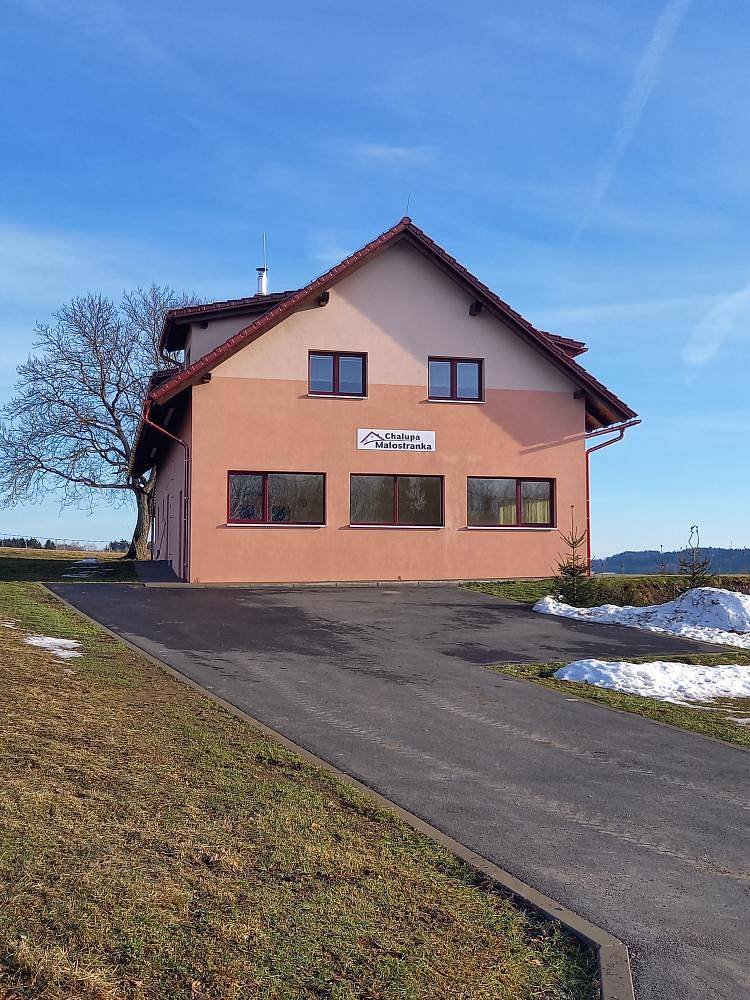 Parkoviště u chalupy