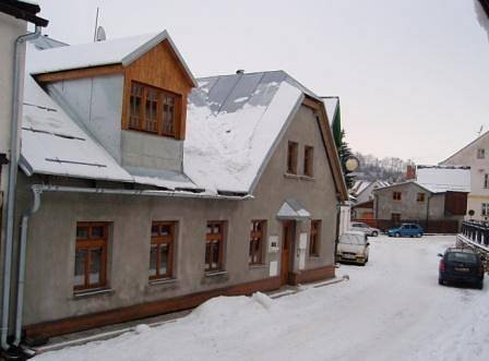 Pension 311 v zimě - z ulice Lužická