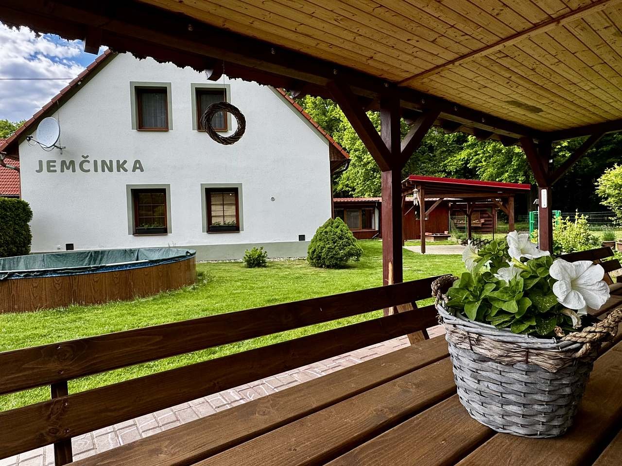 Pergola a bazén