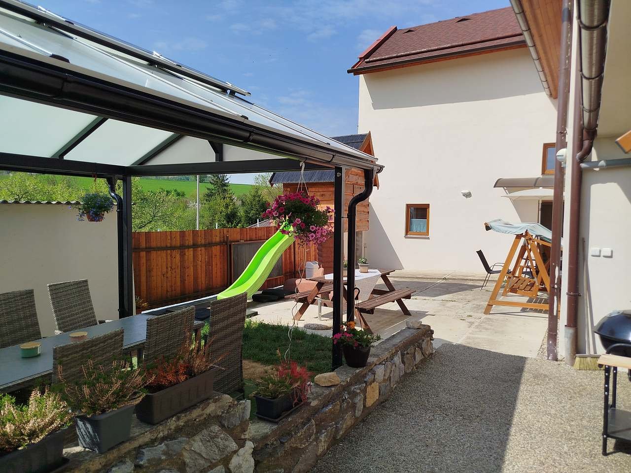 Pergola a domeček