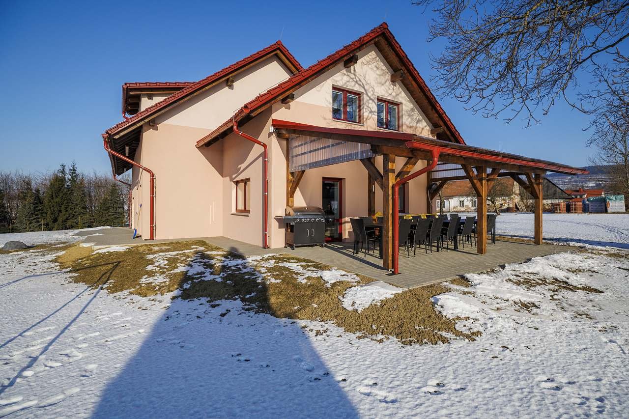 Pergola s posezením
