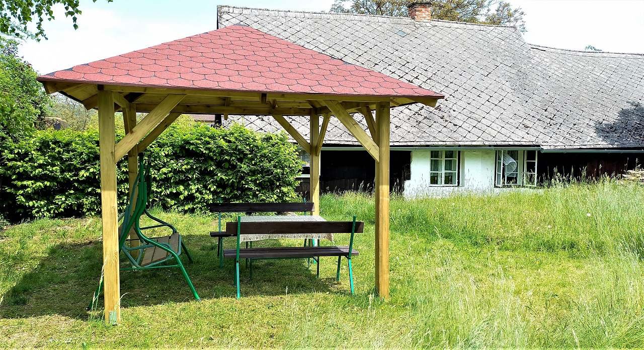 Pergola s posezením