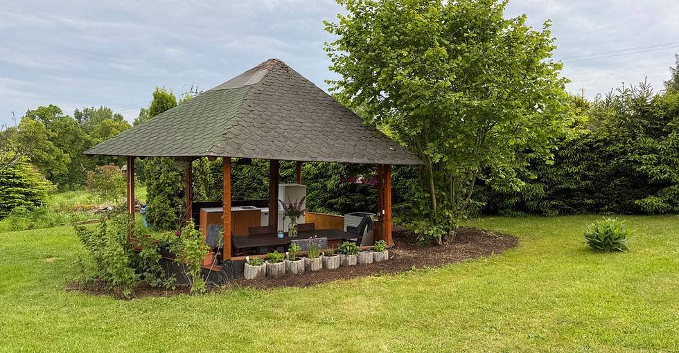 Pergola s venkovní kuchyní