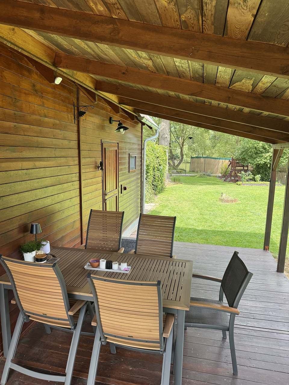Pergola s venkovním posezením