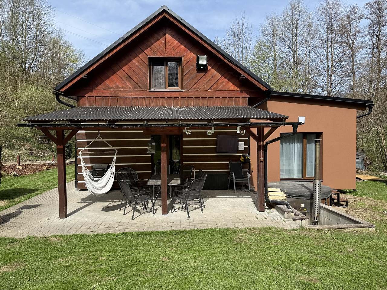 Pergola u chalupy
