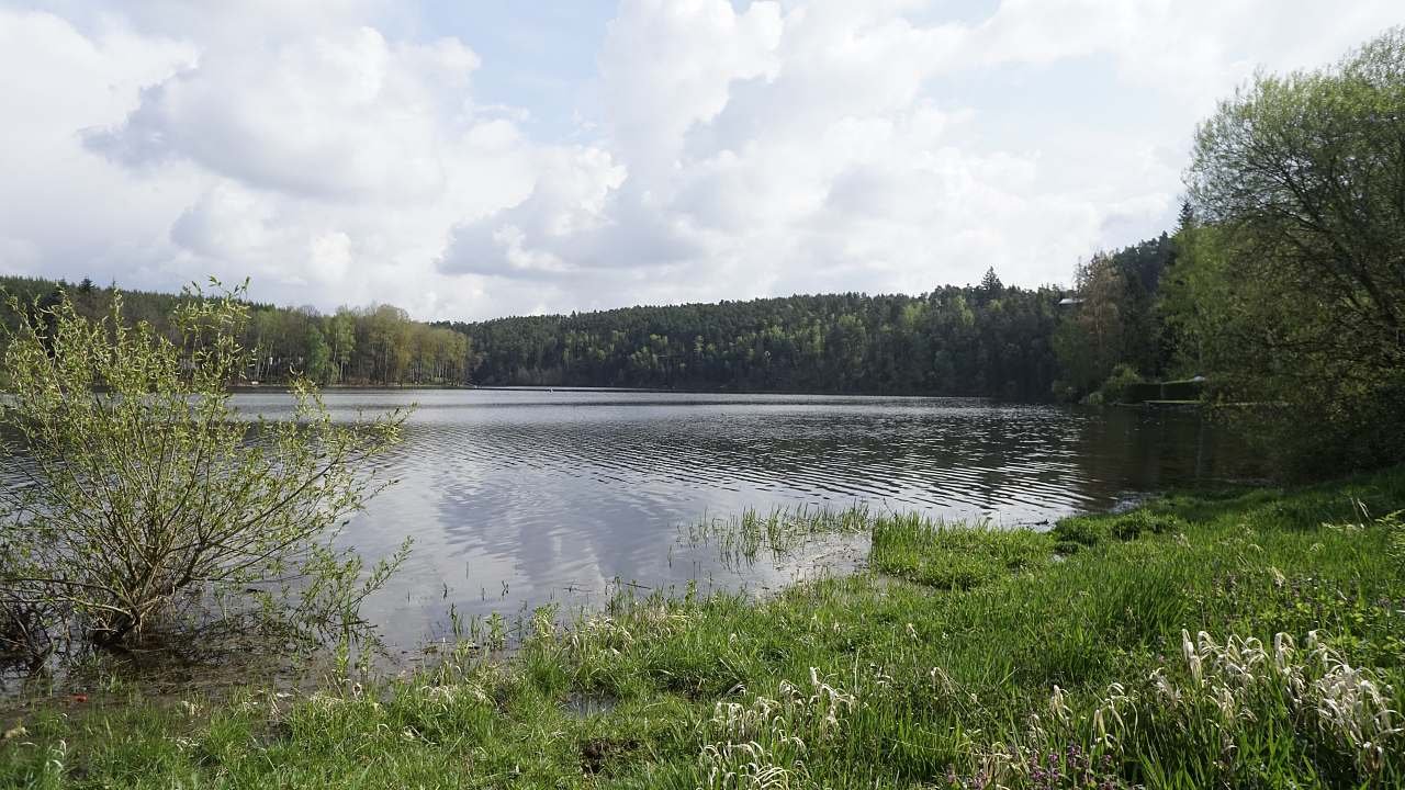 Pláž před chatou.