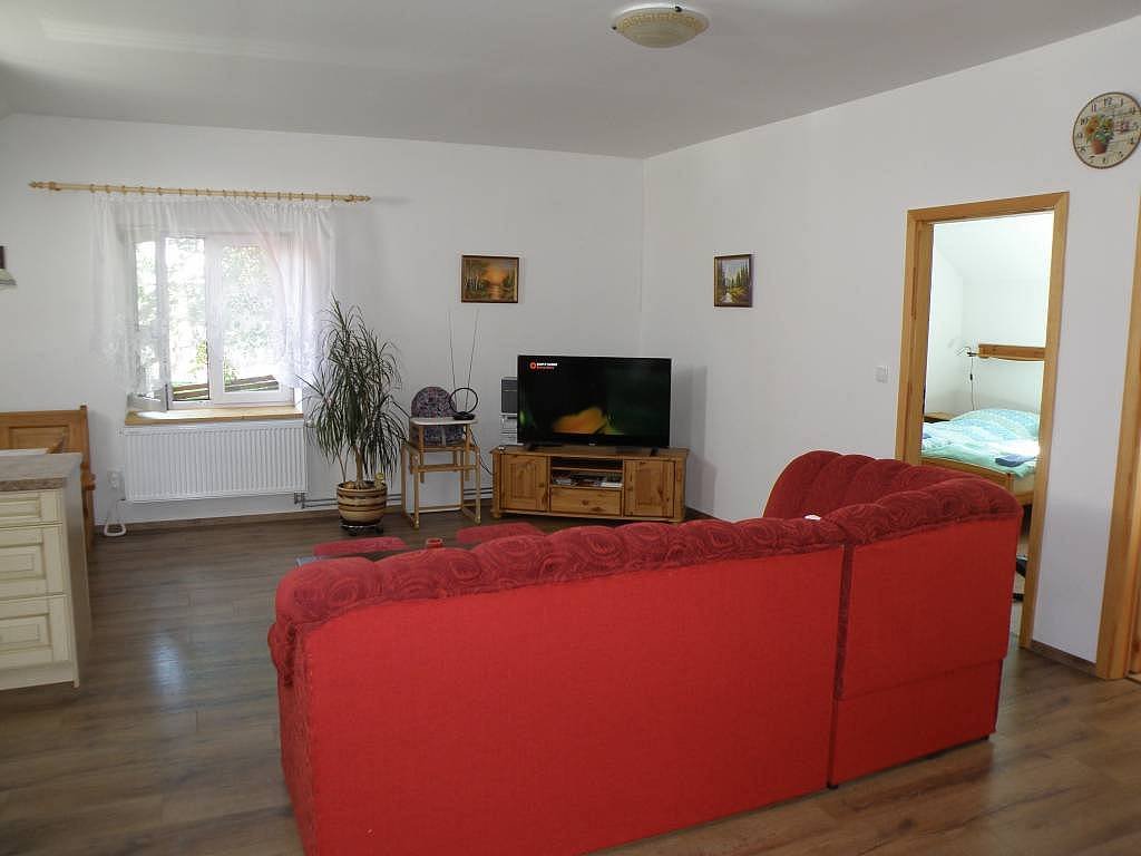 Podkrovní byt, kuchyně s obývacím pokojem