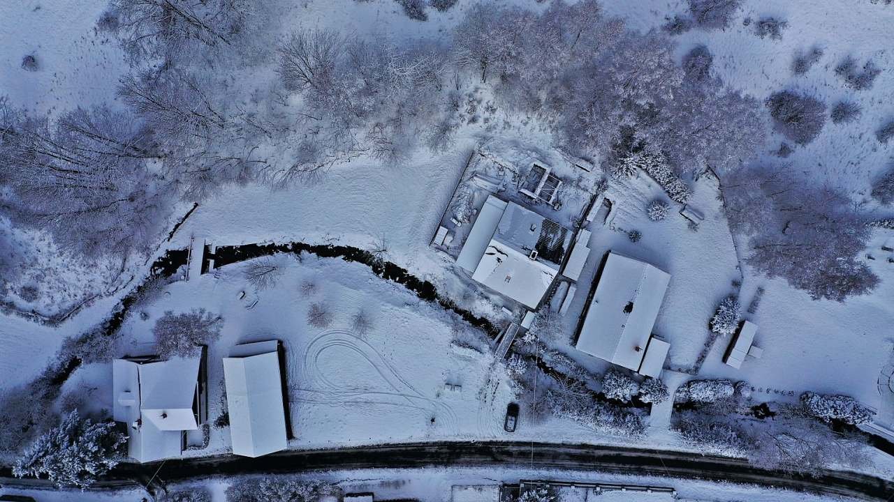 POhled z dronu v zimně