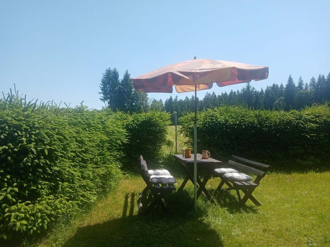 Posezení na sluníčku s výhledem do zeleně