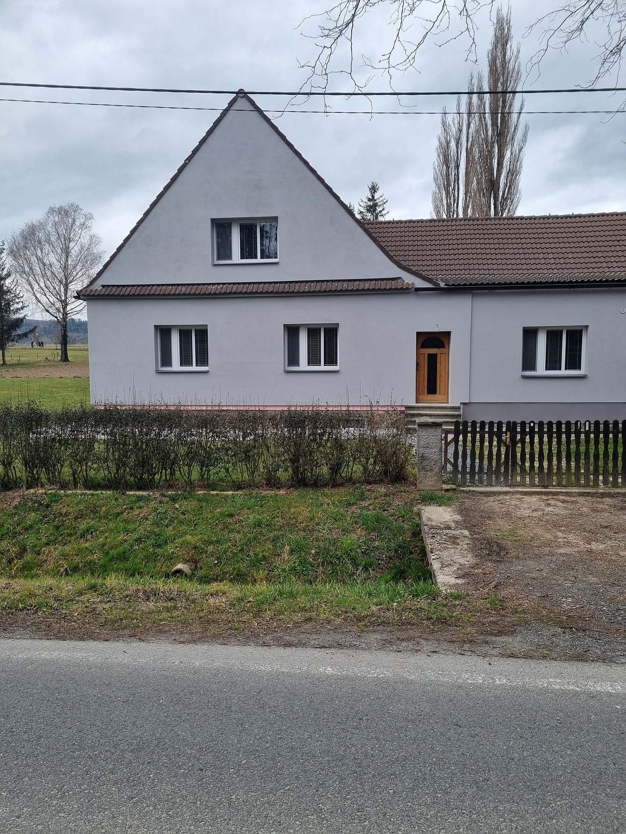 Přední pohled na chalupu