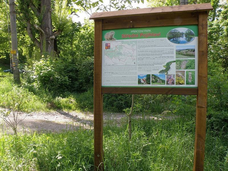Přírodní park střední Pojihlaví - informační cedule před chalupou