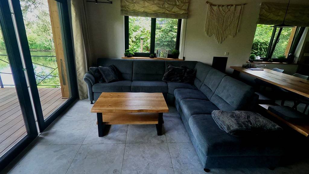 Ráj pro gaučing: Pohodlné lenošení a relaxace v chatě.