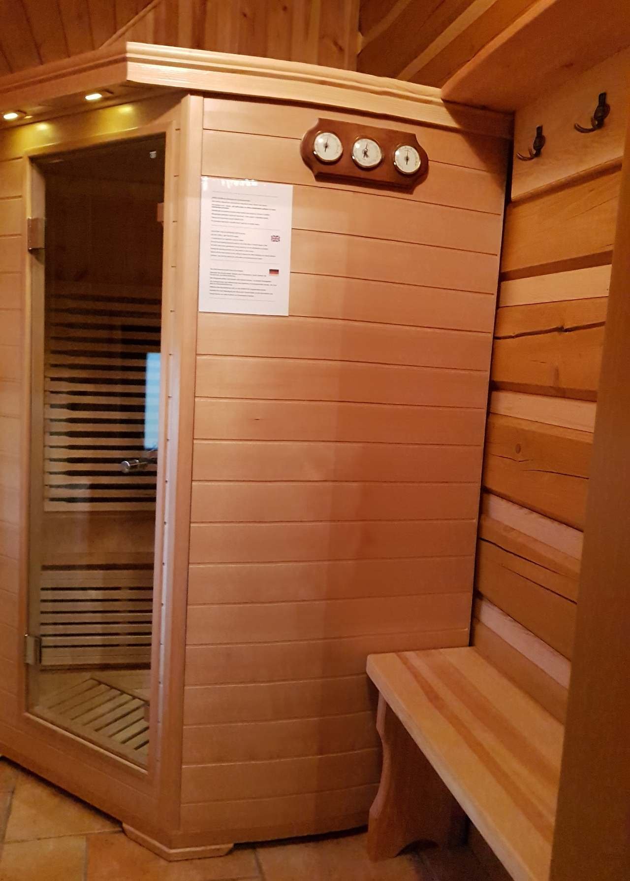 Roubenka čp 135 - infrasauna je v přízemí, druhá parní sauna je v podkroví