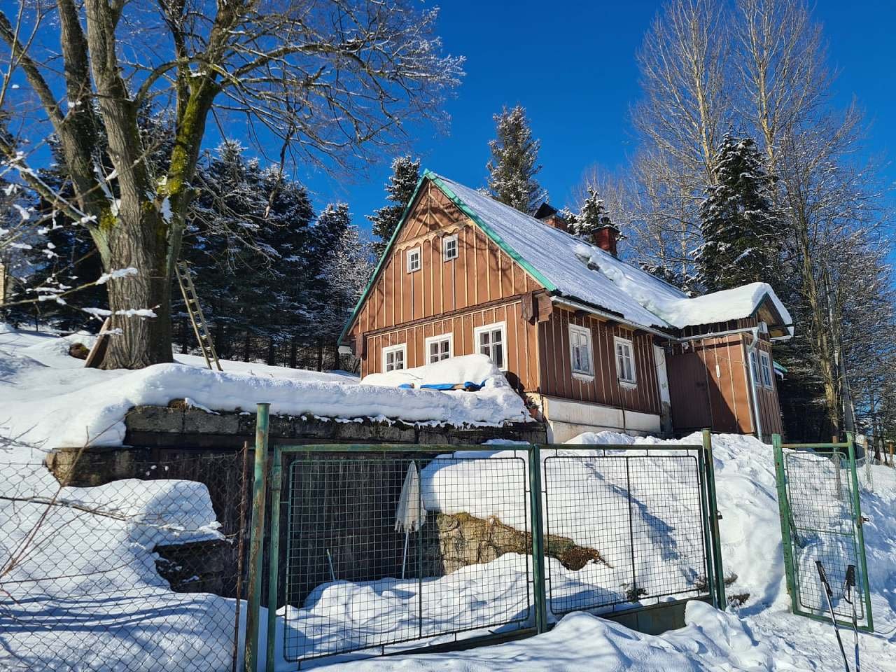 Roubenka na sjezdovce Bukovka v Jizerských horách