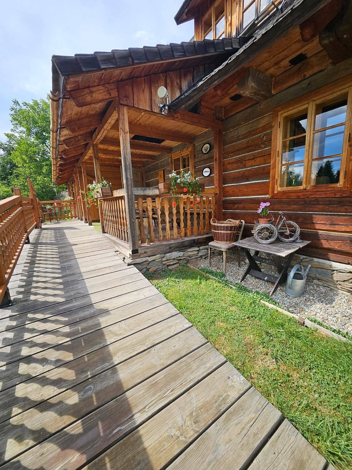 Roubenka pod lesem_Terasa