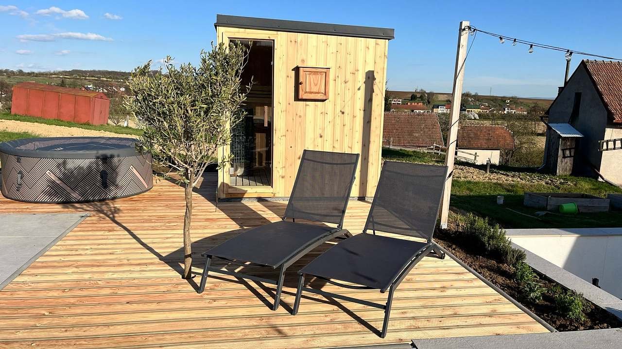 Sauna a vířivka