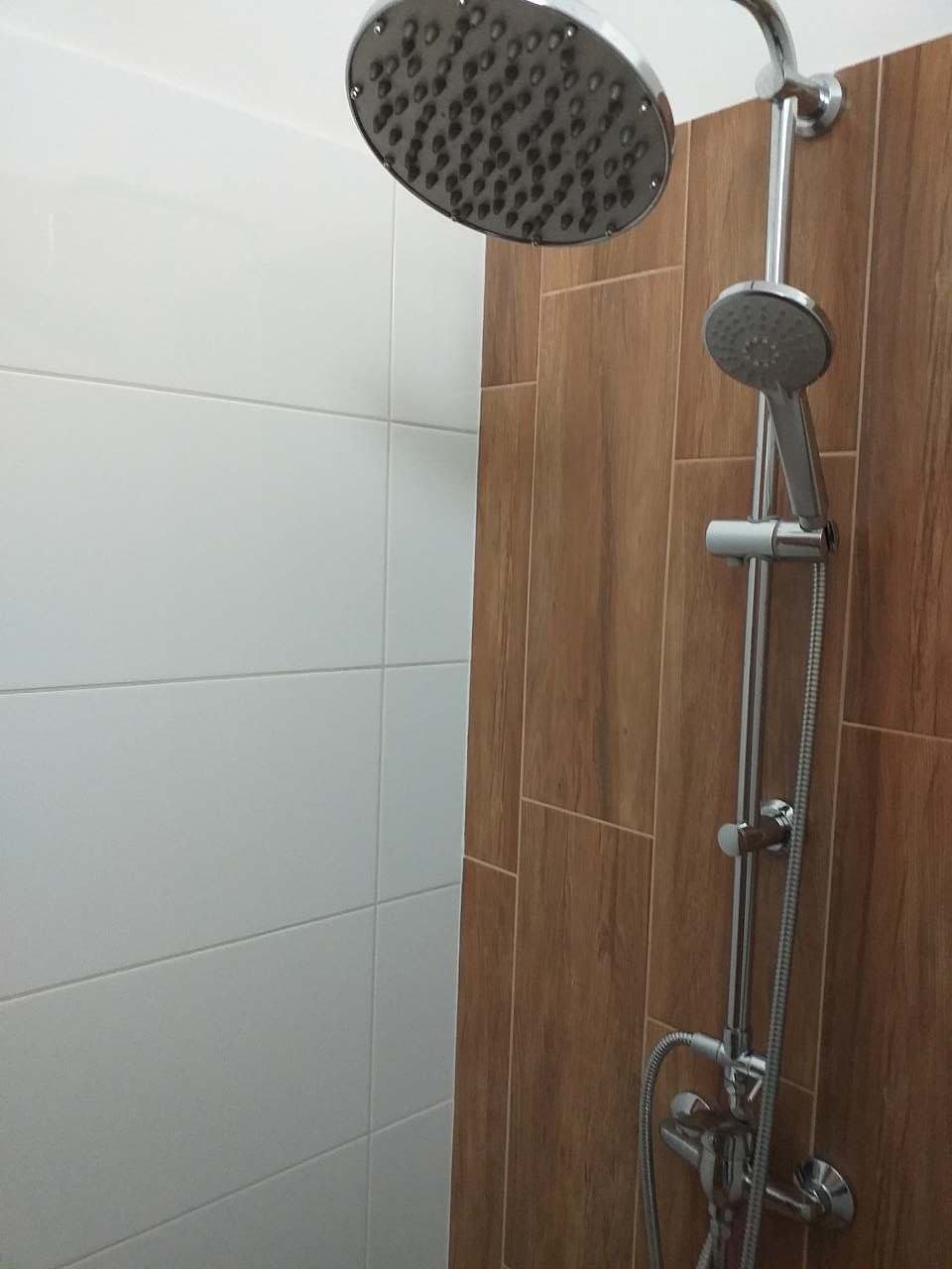 Sprchový kout