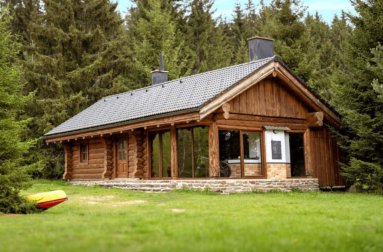 Zrub šumavská vlčice - Strážný - Šumava