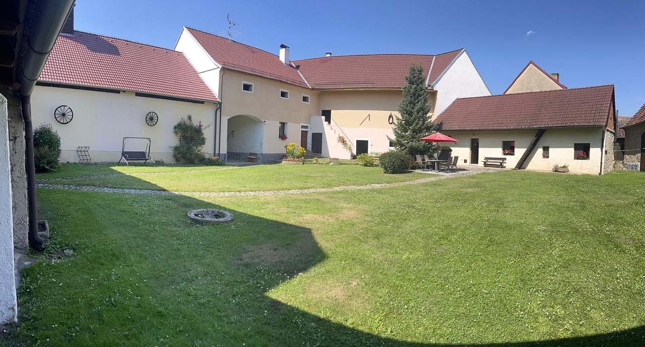 Ubytovanie na rodinném statku - Semice