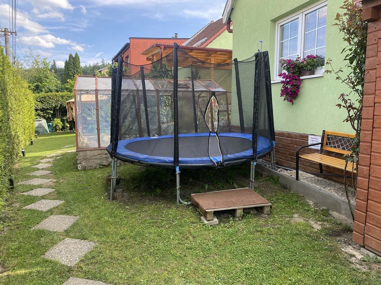 Trampolína
