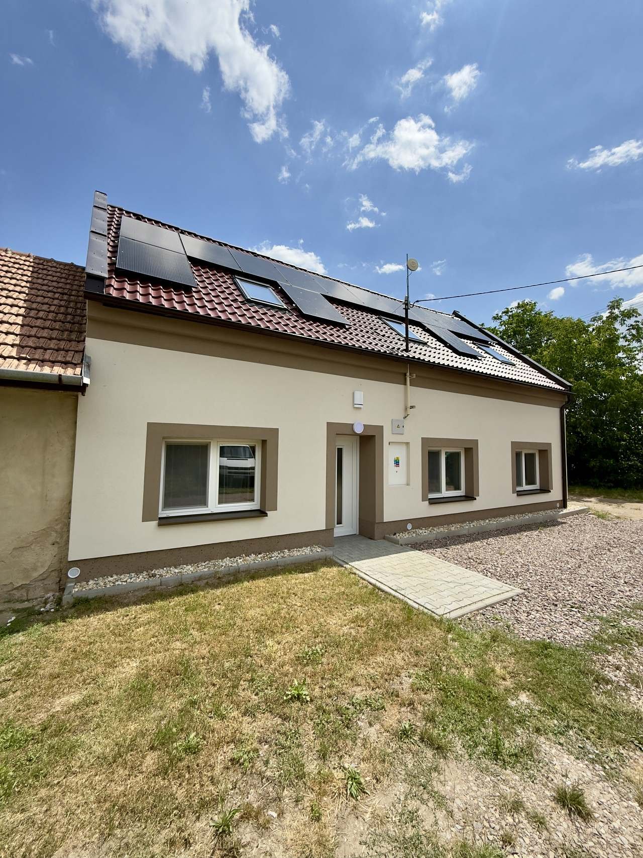 Ubytování Selanka - pohled z ulice - hlavní vchod spodní Apartmán M