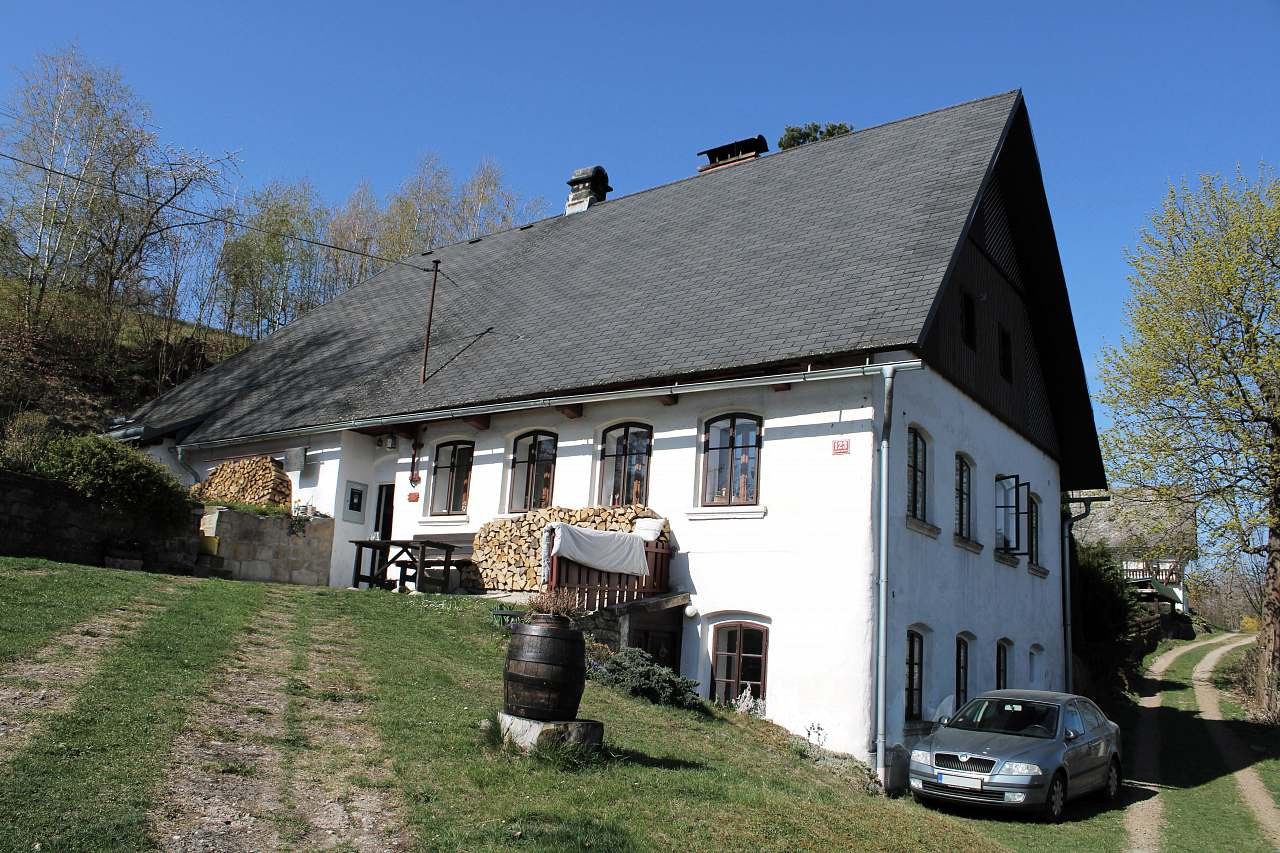 Stylová Šatlava v Podkrkonoší - Slatina nad Úpou - Babičkino údolie