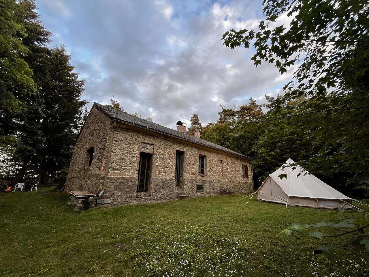 Ubytování ve stanu - Bučina