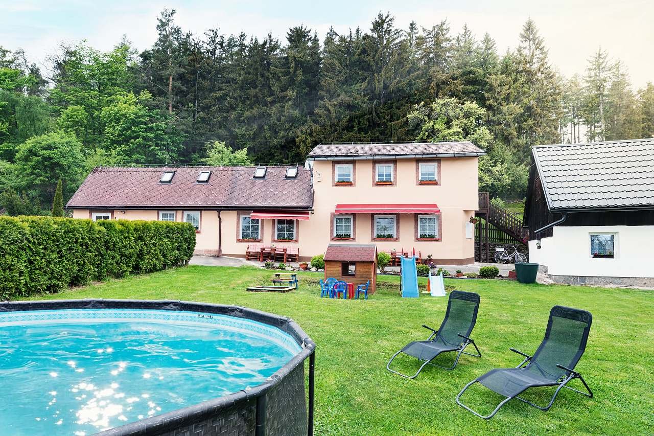 Vedlejší budova s apartmány