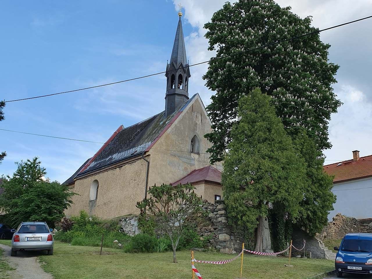 Vesnička Racov - kostel