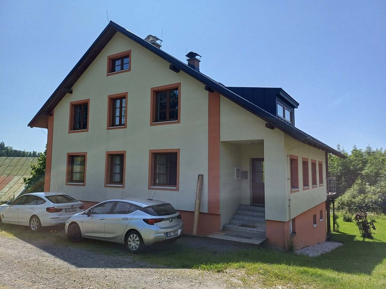 Vila Jestřabí - parkovací místa - sever