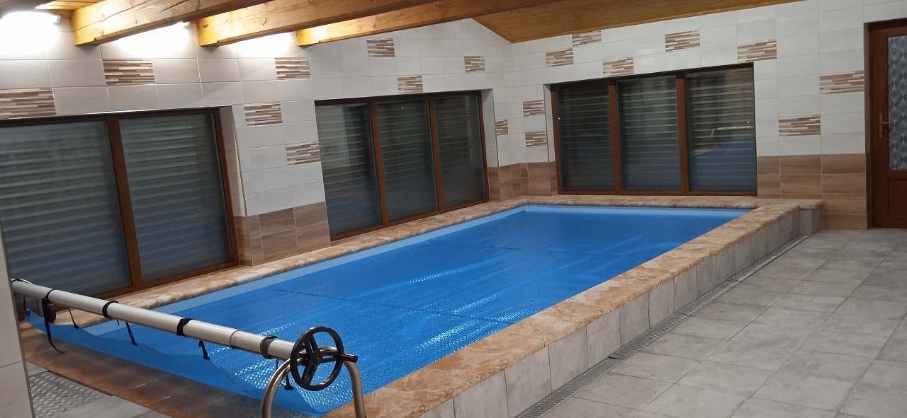 Vnitřní bazén 6x3 s protiproudem
