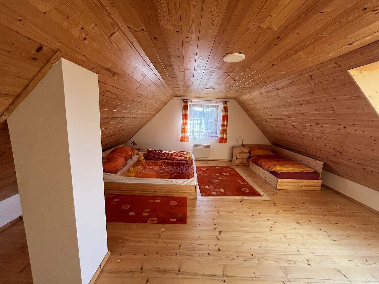 Vrchní patro - ložnice