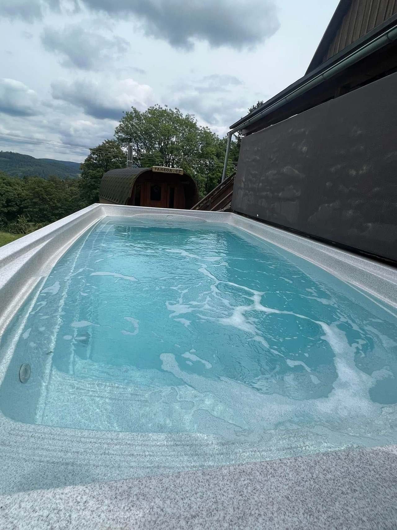 Vyhřívaný bazén Swimm spa až 40C