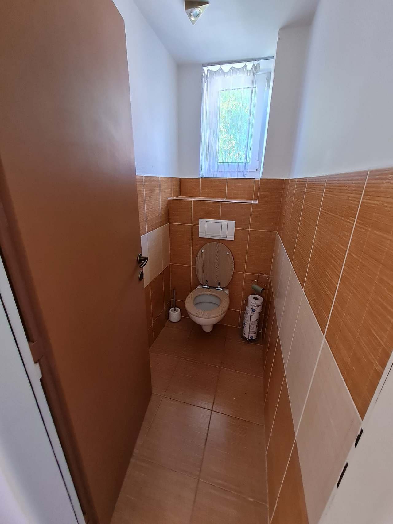 WC dolní apartmán