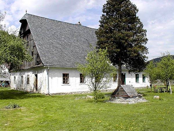 Bývalý zájezdní hostinec - Holčovice