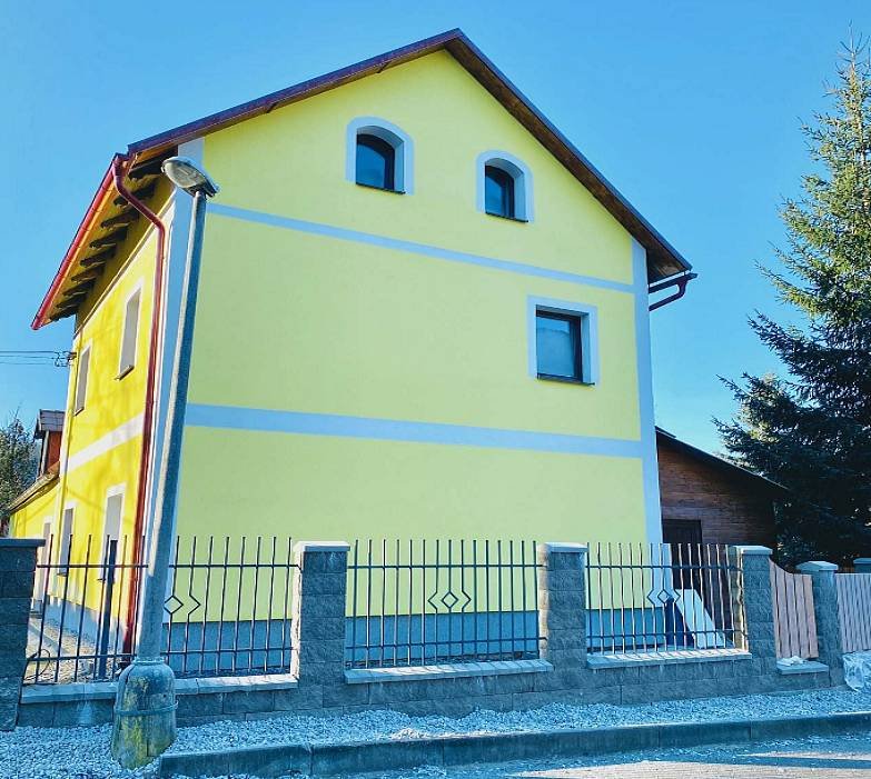 Žlutý dom - chalupa Krušné hory - Český Jiřetín